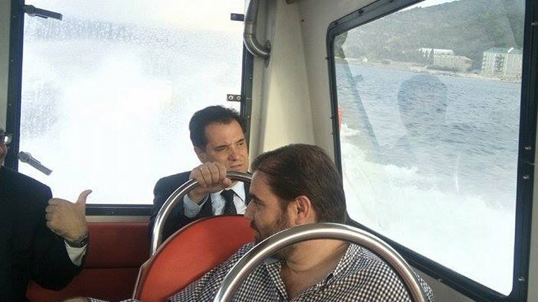 Με ταχύπλοο στο Άγιο Όρος ο Άδωνις