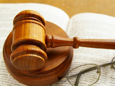 Στο κόσκινο της Δικαιοσύνης