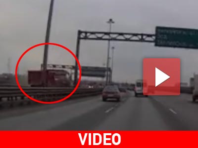 Νταλίκα περνάει στο αντίθετο ρεύμα κυκλοφορίας και σπέρνει τον πανικό