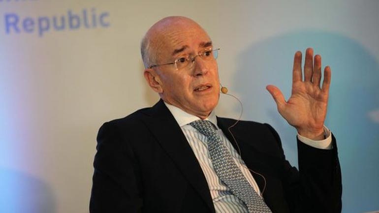 O Ρουμελιώτης αναλαμβάνει το σχέδιο για την τράπεζα των BRICS