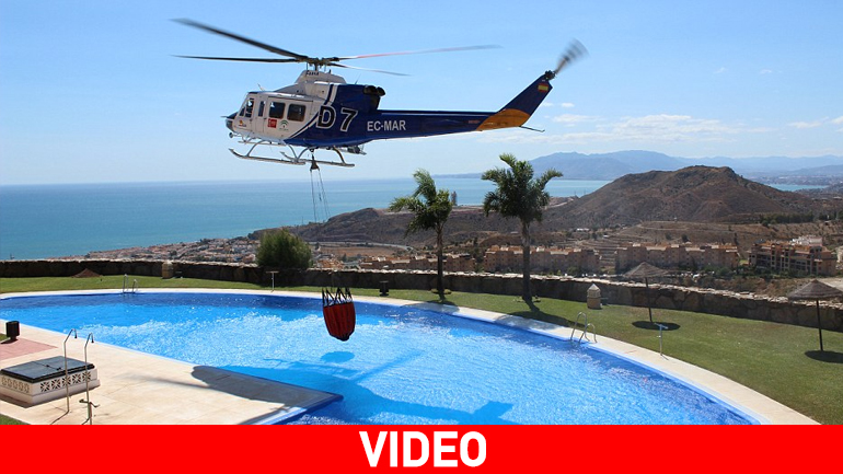 Ελικόπτερο εφοδιάζεται νερό από… πισίνα για το πύρινο μέτωπο!