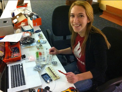 H αδελφή του mr Facebook εργάζεται στη… Google