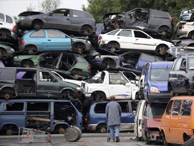 Παράταση 1 έτους στην απόσυρση αυτοκινήτων