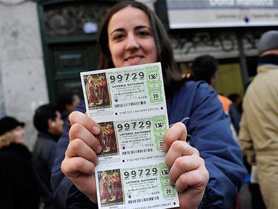 Xιλιάδες Ισπανοί πανηγυρίζουν για τα κέρδη τους στη λαχειοφόρο αγορά