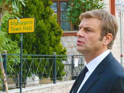 Φλερτάρει με το Ποτάμι, κρυφοκοιτάζει ΣΥΡΙΖΑ και ΚΚΕ