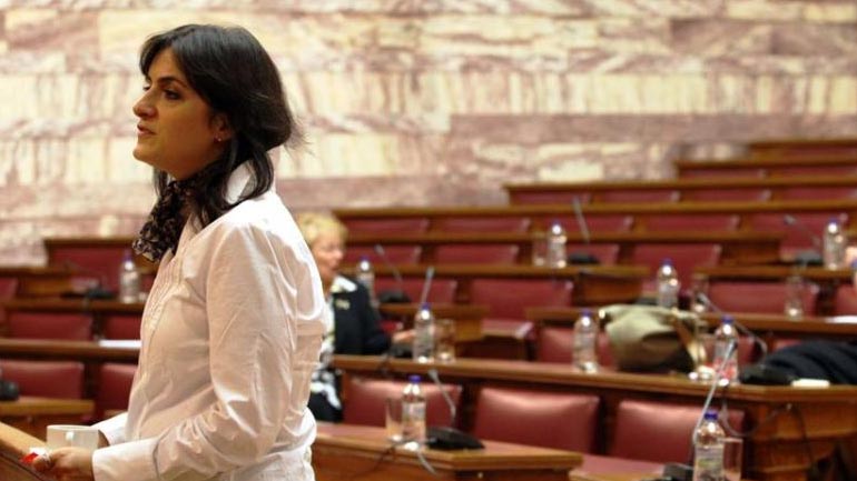 ΣΥΡΙΖΑ: Μαζεύουν υπογραφές για την Παναρίτη