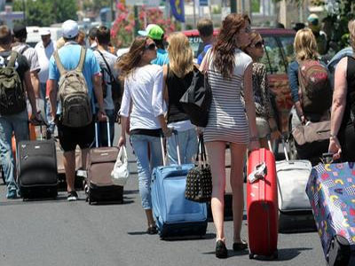 Κάνουν τον σταυρό τους…