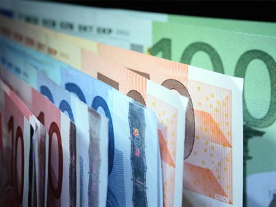 Aντιδράσεις για την ενδεχόμενη αύξηση του ΦΠΑ