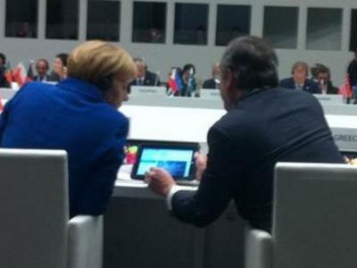 Η Μέρκελ είδε το ψηφιδωτό από το tablet του Σαμαρά