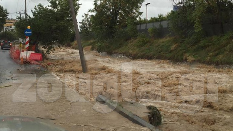Νεκρός άνδρας από την κακοκαιρία στο Μενίδι