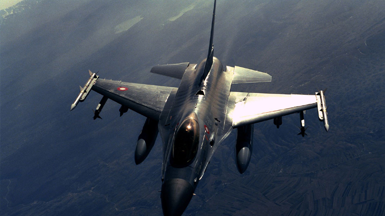 Μπαράζ τουρκικών βομβαρδισμών κατά θέσεων του PKK