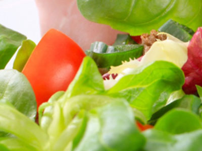 Συνταγή: Σαλάτα κοτόπουλου με κεράσια