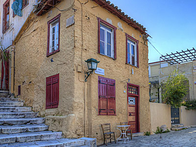 Στο «σφυρί» 12 ακίνητα στην Πλάκα