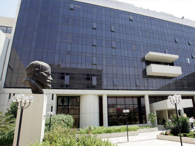 «Εξοντωτικές αυξήσεις στα τιμολόγια της ΔΕΗ» «Εξοντωτικές αυξήσεις στα τιμολόγια της ΔΕΗ»