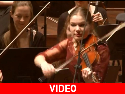 Βιολονίστρια «απογείωσε» τον Τσιτσάνη Βιολονίστρια «απογείωσε» τον Τσιτσάνη