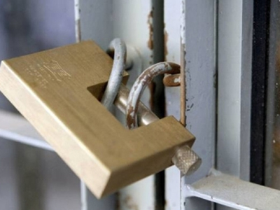 Με λουκέτο στα Ταμεία απειλούν οι εργαζόμενοι Με λουκέτο στα Ταμεία απειλούν οι εργαζόμενοι