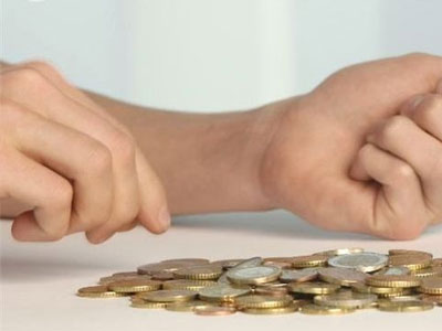 Κατασχέσεις μισθών για χρέη στο Δημόσιο