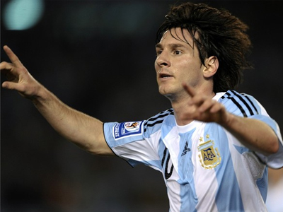 Υπόκλιση Μέσι στους φιλάθλους