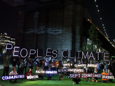 Η Νέα Υόρκη διαδηλώνει για το κλίμα