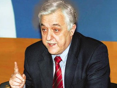 Στο νοσοκομείο με έμφραγμα ο Α. Παπαδόπουλος