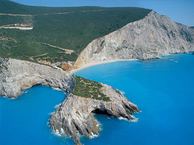 Μεγιστάνες φλερτάρουν με νησίδες του Ιονίου