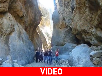 Ξένοι φοιτητές χορεύουν για την Κρήτη!