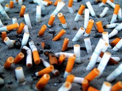 Γεμάτες αποτσίγαρα οι παραλίες…