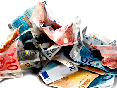 Mαχαίρι στις συντάξεις από τον Αύγουστο