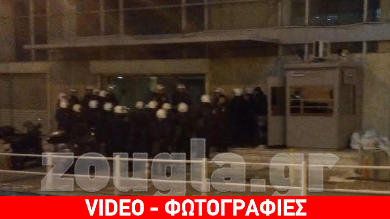 Mε προσαγωγές 19 μελών του «Ρουβίκωνα» έληξε η κατάληψη στα γραφεία των ΑΝΕΛ Mε προσαγωγές 19 μελών του «Ρουβίκωνα» έληξε η κατάληψη στα γραφεία των ΑΝΕΛ