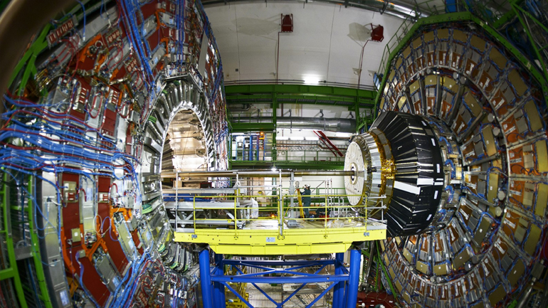 Συμφωνία συνεργασίας του CERN με το Πανεπιστήμιο Πειραιά