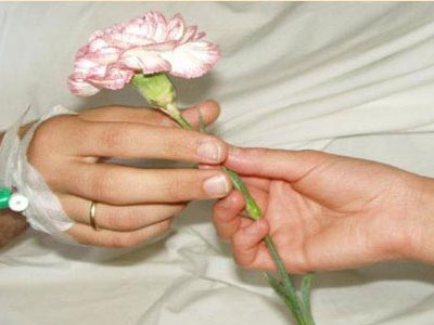 Συντροφιά σε μοναχικούς ασθενείς από τους εθελοντές της «Διακονίας»