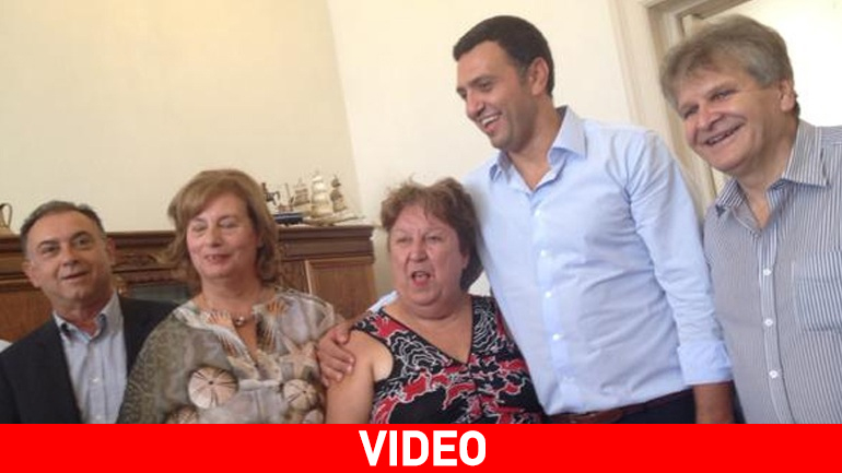 Eπίθεση με γιαούρτια δέχτηκε ο Βασίλης Κικίλιας στην Καβάλα