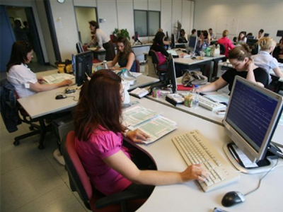 Επιστρέφουν στα θρανία οι δημόσιοι υπάλληλοι
