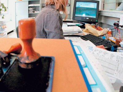 Tραγελαφικές καταστάσεις στο Δημόσιο αποκαλύπτει η έκθεση των «Αδιάφθορων» Tραγελαφικές καταστάσεις στο Δημόσιο αποκαλύπτει η έκθεση των «Αδιάφθορων»