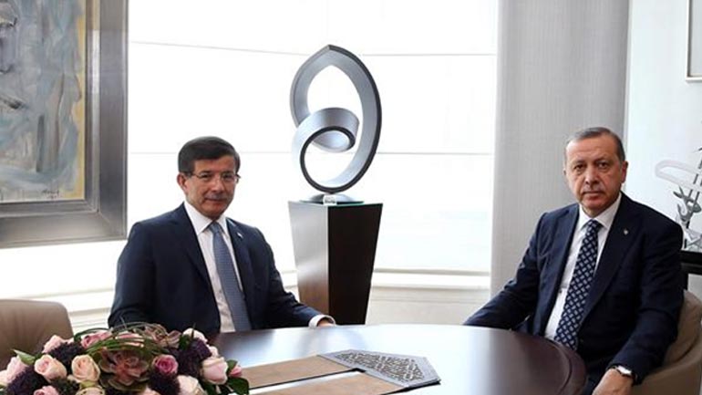 Ο Νταβούτογλου καταθέτει την εντολή