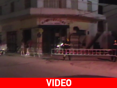 Νυχτερινή πυροσβεστική άσκηση σε πολυόροφο κτίριο