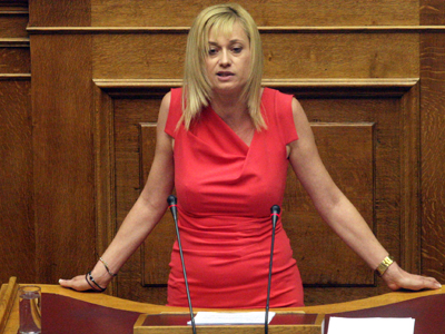 Bουλευτής έκανε… πρόταση γάμου στη Ραχήλ!