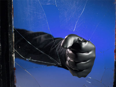 Εισβολή ληστών σε οικία στην Κόρινθο Εισβολή ληστών σε οικία στην Κόρινθο