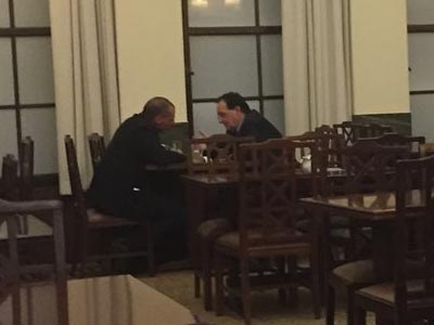 Τα είπαν στο καφενείο…