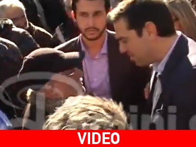 Δράμα: Συνταξιούχοι, καταστηματάρχες και περαστικοί συνομίλησαν με τον Τσίπρα Δράμα: Συνταξιούχοι, καταστηματάρχες και περαστικοί συνομίλησαν με τον Τσίπρα