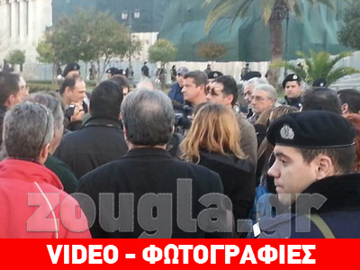 Ένταση στα Προπύλαια και στην Ομόνοια μεταξύ ΑΝΤΑΡΣΥΑ-ΜΑΤ