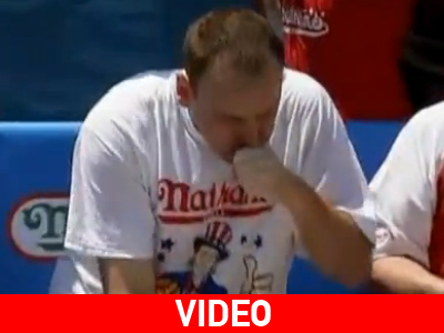 Σάρωσε στον διαγωνισμό… hot dog!