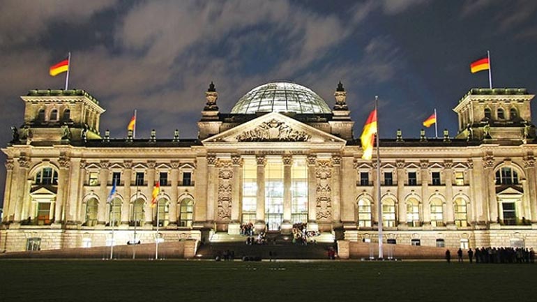 Γερμανικό ΥΠΟΙΚ: Να ψηφίσει πρώτα τη συμφωνία η ελληνική Βουλή