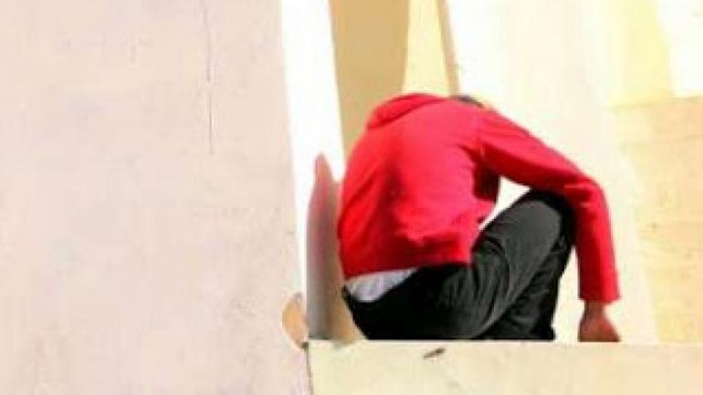 Kόρινθος: Μετανάστες ανέβηκαν στη στέγη του κέντρου κράτησης