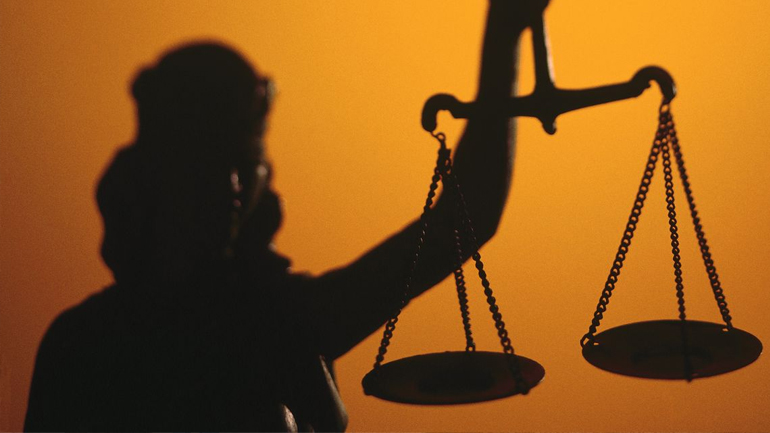 Oι διοικητικοί δικαστές συγκροτούν «θερμό» μέτωπο για τα αναδρομικά τους