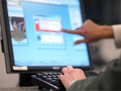 Πορνογραφικό υλικό σε υπολογιστή υπηρεσίας