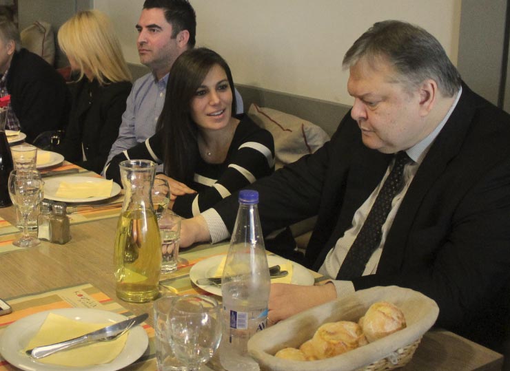 Τι να σκέφτεται ο Βενιζέλος;