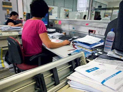 Ελάχιστοι καταθέτες του εξωτερικού ανταποκρίθηκαν στην κλήση της εφορίας