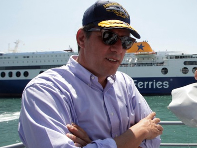 Βαρέθηκε να γράφει τα διαμερίσματα και τις αποθήκες