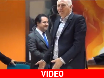 Έφοδος Άδωνι Γεωργιάδη σε συνέντευξη Τύπου